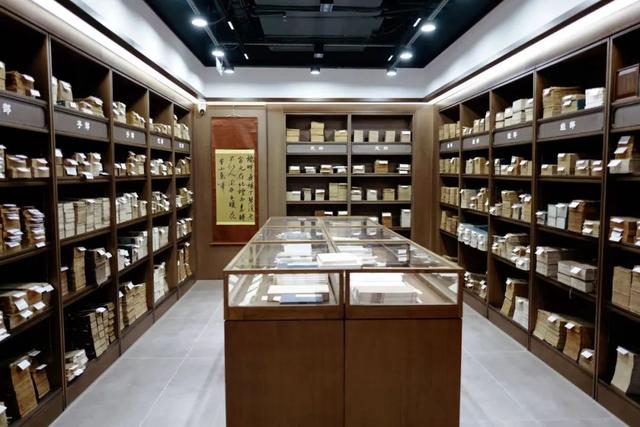 这条充满书香气的小马路，好逛又好吃，挖到小众宝藏地了！