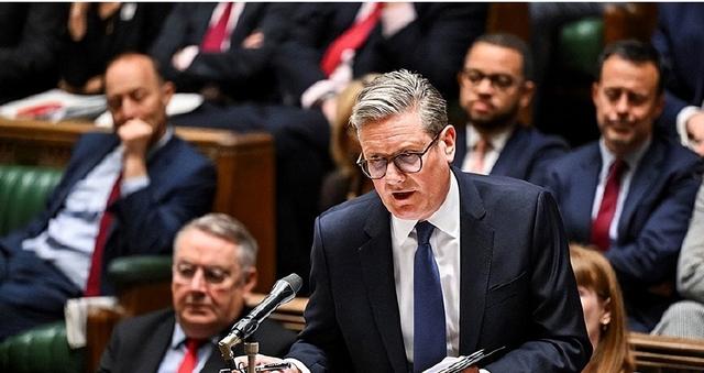 特朗普强撑关税！让中国进来建厂，贸易战咋收场？