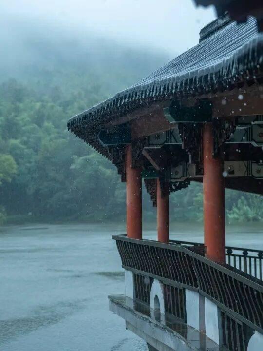 太美！来看金坛茅山私藏的「秋雨仙境」