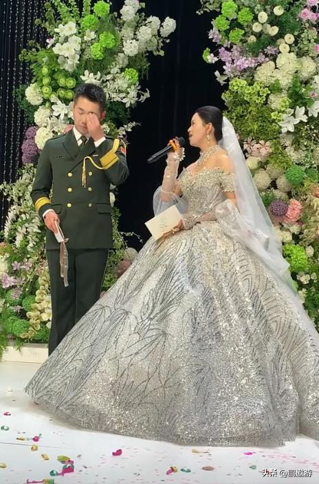 张自轩婚礼现场，新娘很强势两次拒绝他的亲密动作	，岳父实力不菲