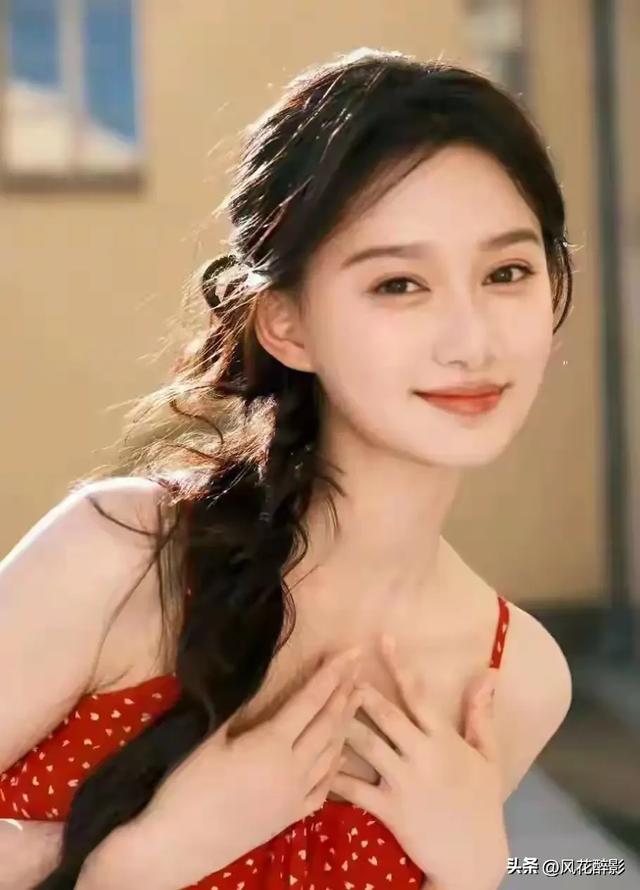 江苏姑娘马梅芷，美貌征服北电校园	，这才是校花天花板模样