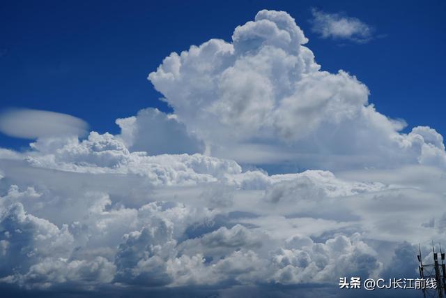 河南淮滨：城区现云海“飘”美景