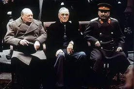 得知苏军出兵东北的消息后，毛泽东和蒋介石都是什么反应？图片