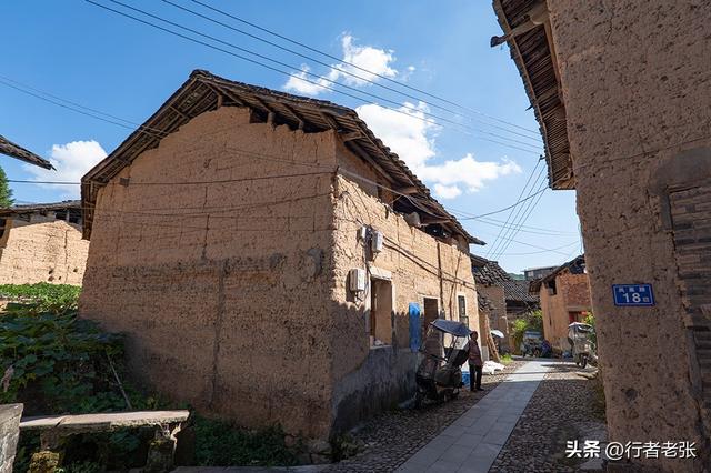 走遍福建古村落，一座千年太后坊一条百年奈何桥，白云山下晓阳村