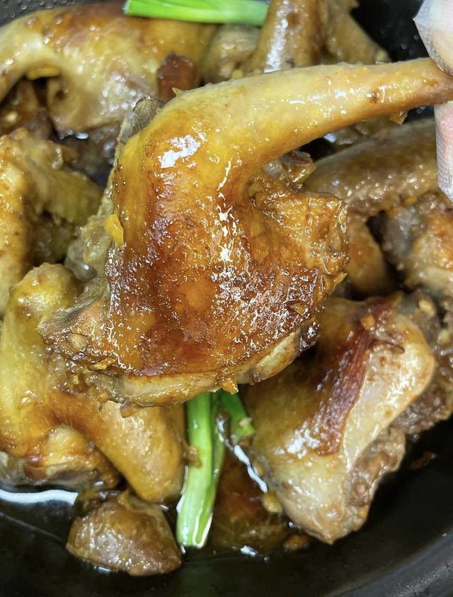 “一鸽顶九鸡”,别总炖鸡汤了,鸽子的4种吃法,健脾养胃补气血