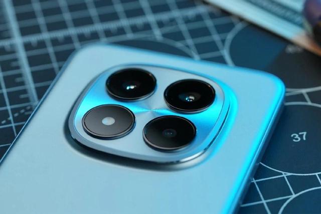 红米Note 15系列：以“耐摔防水长续航”重构千元机标杆