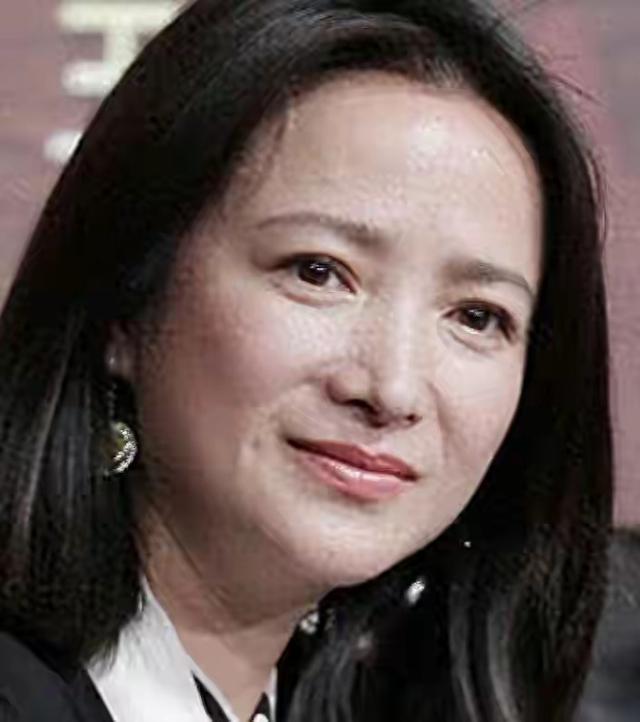 何晴葬礼11天后，令人担心的事情发生了，闺蜜曝光许何离家真相