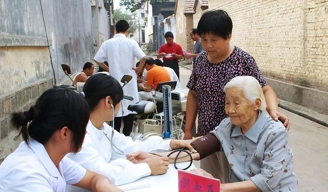 我国出生率“有救了	”？影响生育的三座“大山”，或将被推翻