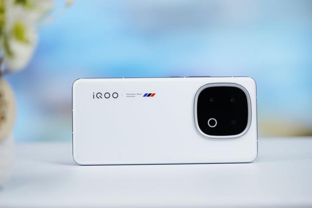 同样骁龙8E，REDMI、iQOO、一加谁的销量更高