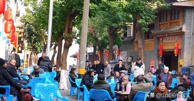 重庆藏着一座被称为“小香港”的良心古镇，美食和手工艺很地道！