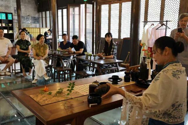 天童老街上，百年茶行何以再飘香