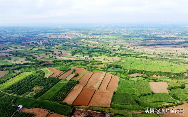 山西襄汾：山乡秋景美
