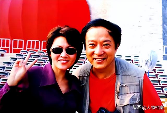 冯巩也没想到，家产尽失的牛群，如今终于找到了晚年的“依靠”