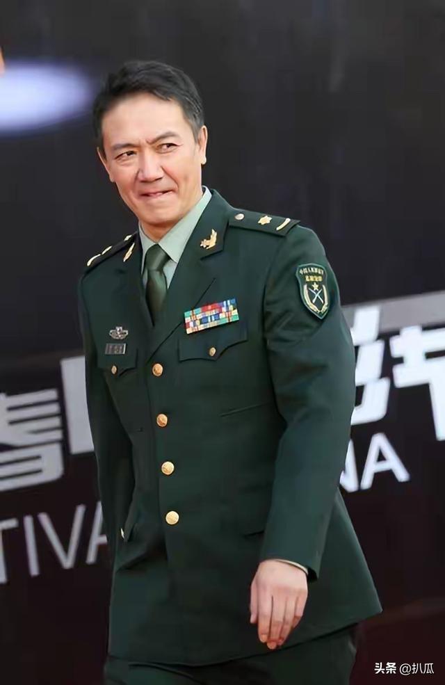 这一次，被人民日报“点名”的67岁李幼斌，让整个娱乐圈都沉默了