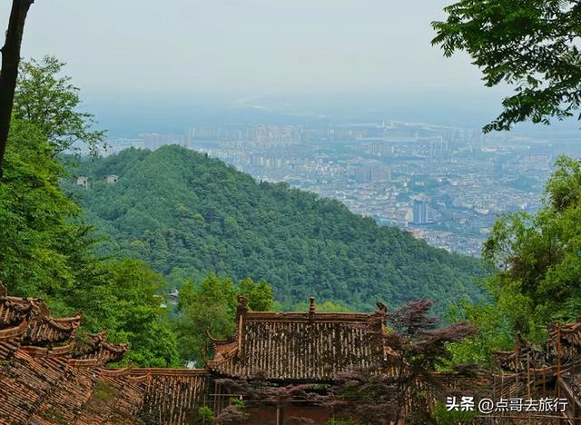 成都都江堰钻石徒步线路，都不要门票，360度观景台，让人惊叹！