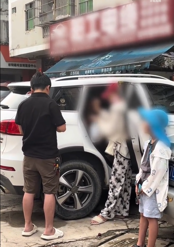 女子捉奸后续：丈夫被开除，小三皮肤白皙大长腿，穿着比原配时髦