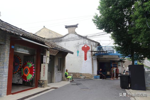 2005年国庆，南泉街上走了一圈，随便拍了一组当地人生活