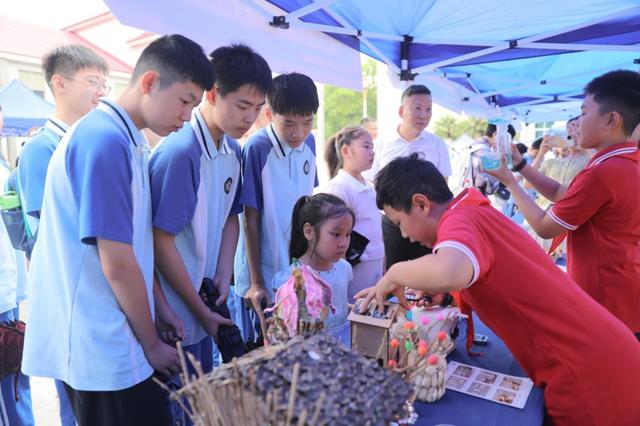 2025年襄阳市全国科普月活动正式启动——科普盛宴点燃全民科学热情