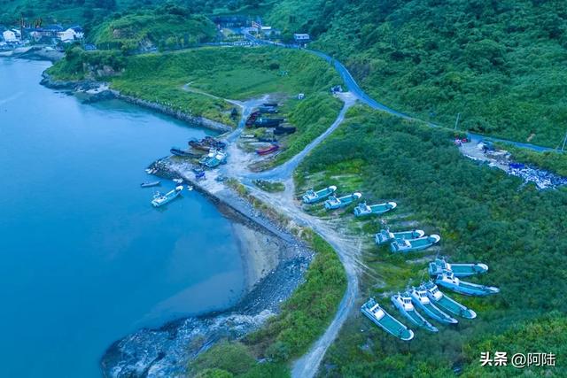 东海岸1号公路的起点是崇家岙，抵达前需要穿过一桥一洞