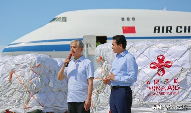 泰柬停火第二天，中国2000万援助抵柬，王毅当面提出2个要求