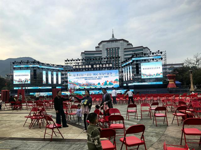 游客暖冬来连南旅行，这里全县放假4天，提前感盘王节氛围