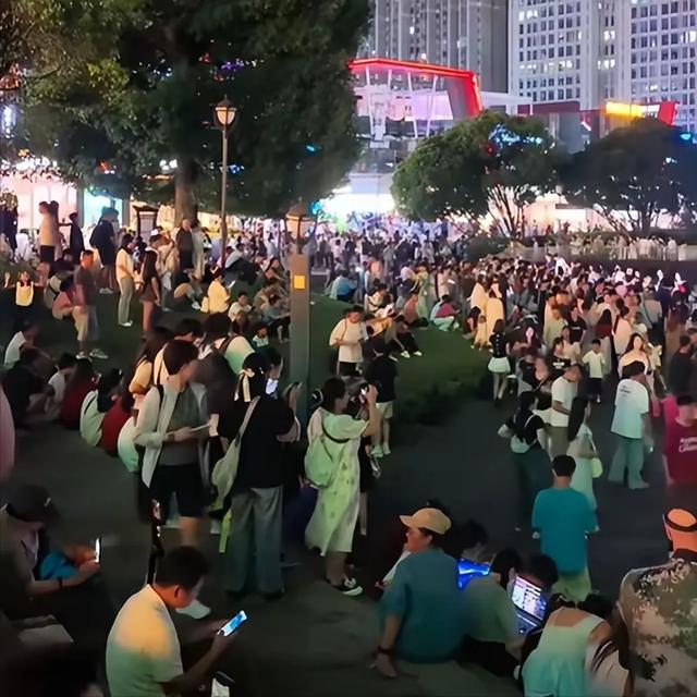 贵州已经失守！全国游客哪里是来避暑的，分明是来“攻占”城邦的