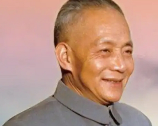 75年邓小平亲笔给毛主席写信，主席看完问：陈丕显在哪儿？