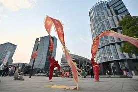 10年来，他们在上海街头，把“心中的歌儿唱给你听”图片