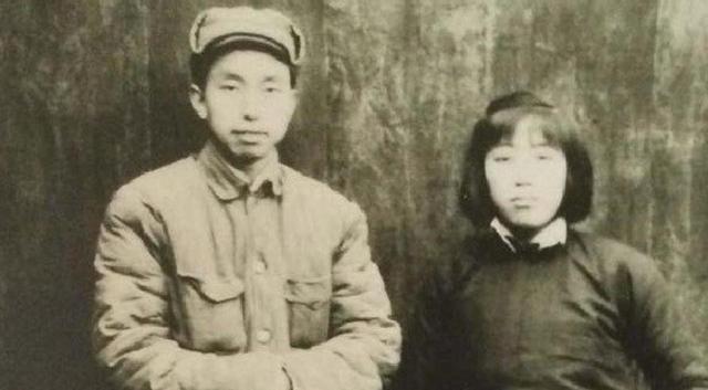 她不满15岁就入党，丈夫官至正国级，至今健在低调无人识