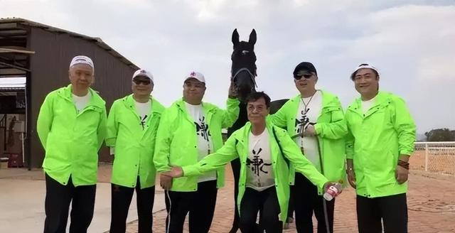 不查不知道一查吓一跳，坐拥北京60亩马场的于谦，私下到底有多壕