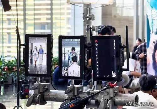 微短剧红毯之夜星光背后，编剧月入仅6000，演员连续工作40小时