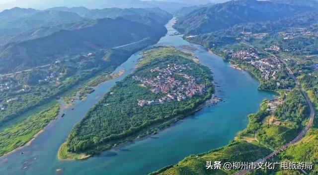 躲进三江的山水里，是治疗精神内耗的顶级解药