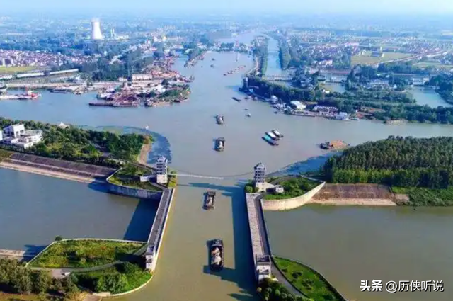中国又开始“反人类”操作！在河上架一条河的立交河，你见过吗？