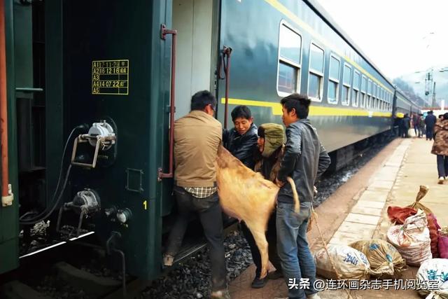 彝路风情绿皮车“5633”：