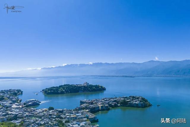 玉几岛是洱海必打卡景点之一，远可眺苍山十九峰，近能观洱海碧波