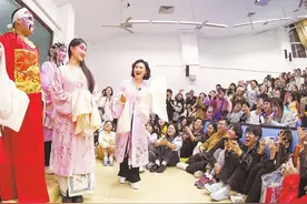 化戏曲装、穿戏服！ 南昌大学一赣剧艺术鉴赏课火遍网络图片