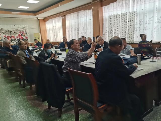 格律诗词学研创 艺术休养上水平