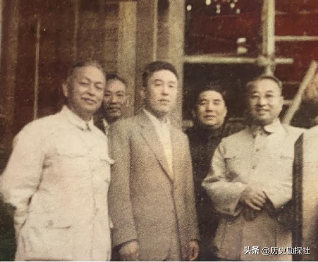 起义将领郑洞国的妻子有多美？五官大气优雅知性，美艳不可方物！
