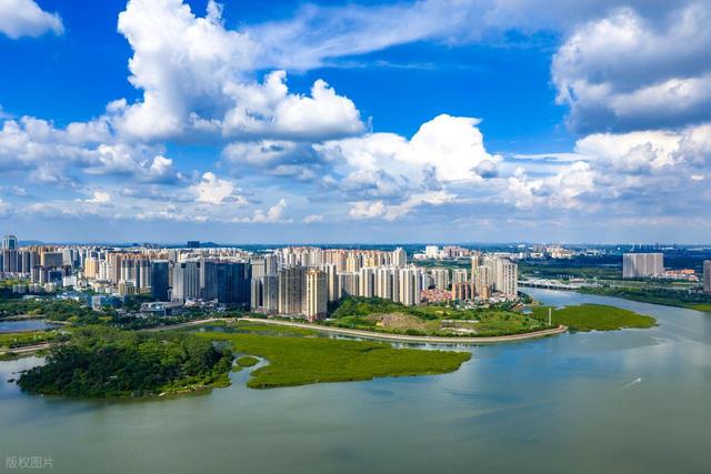 去广西过冬避寒，选北海还是防城港？实话实说两座城市的差距不小
