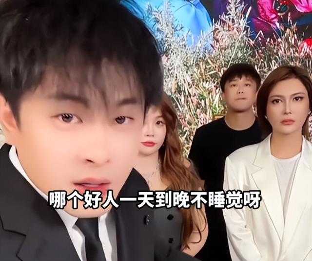 宣布退网才一周，辛巴账号宣布即将复播，预约40万人，记吃不记打