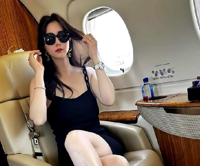 香港知名女星移居美国，豪宅背山靠海，未婚生子感情状况成谜
