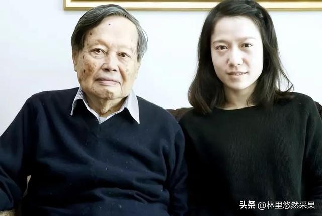 103岁杨振宁身体出奇硬朗，妻子翁帆无意说漏嘴：他提出3大要求！