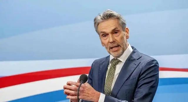 中方做出新表态，荷兰要亲自来中国谈判，美媒爆料：带着条件来的