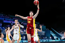 主动放弃400万年薪，李月汝征战WNBA只拿47万，却成为女篮最佳图片