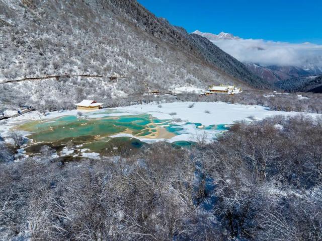 黄龙初雪，瑶池仙境一夜之间“白了头”？