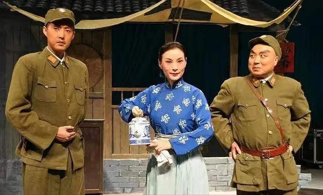 被日寇撕裂成两段,40年后才知道,她竟然是大名鼎鼎的阿庆嫂