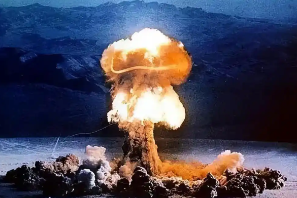 给中国送份大礼？特朗普一声令下，重启中断33年核试验