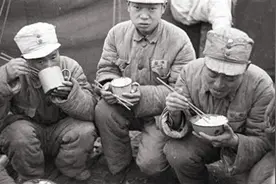 1949年解放军伙食标准如何？野战军最高，地方军次之，俘虏呢图片