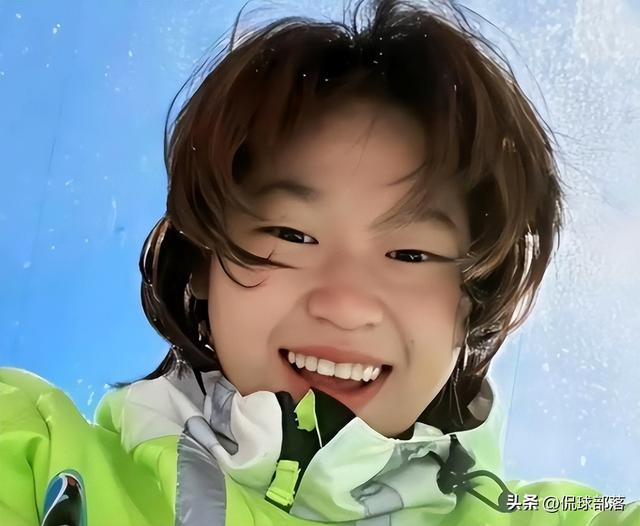 家宅争议刚过	，全红婵就带伤现身新疆雪道，她担心的事还是来了！