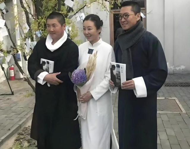 她，主持出身，一婚嫁老师，二婚嫁富二代，三婚嫁歌手，如今怎样